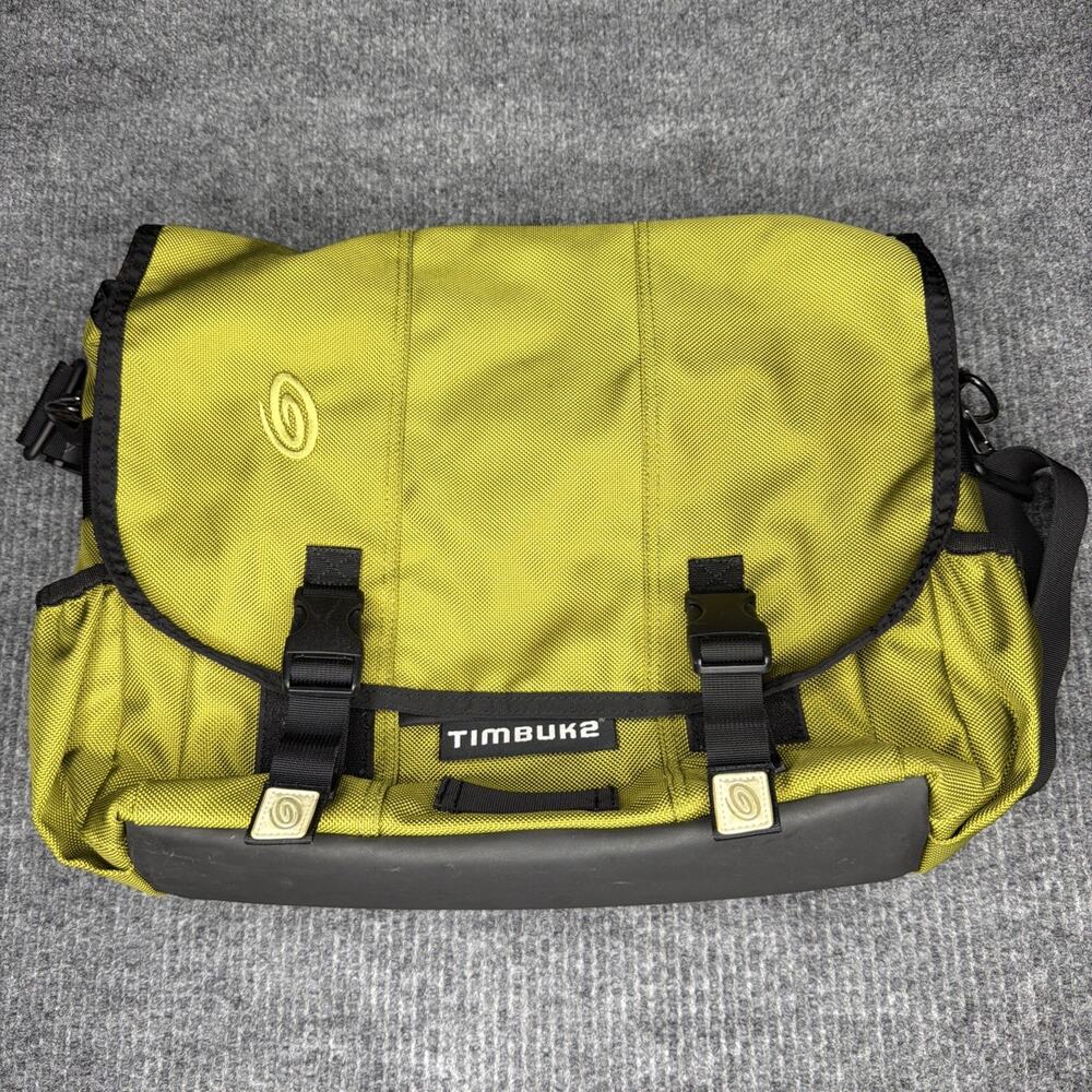 Timbuk2 Classic Medium Messenger Bag Size Padded Laptop Compartment Green Bag